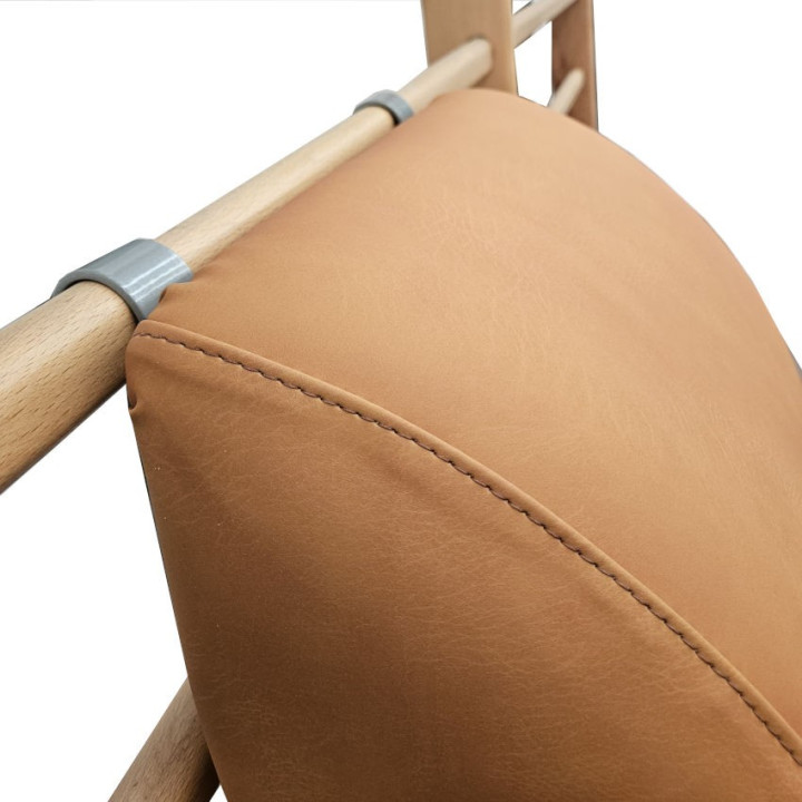 Curved back rest that can be attached to the Swedish backrest