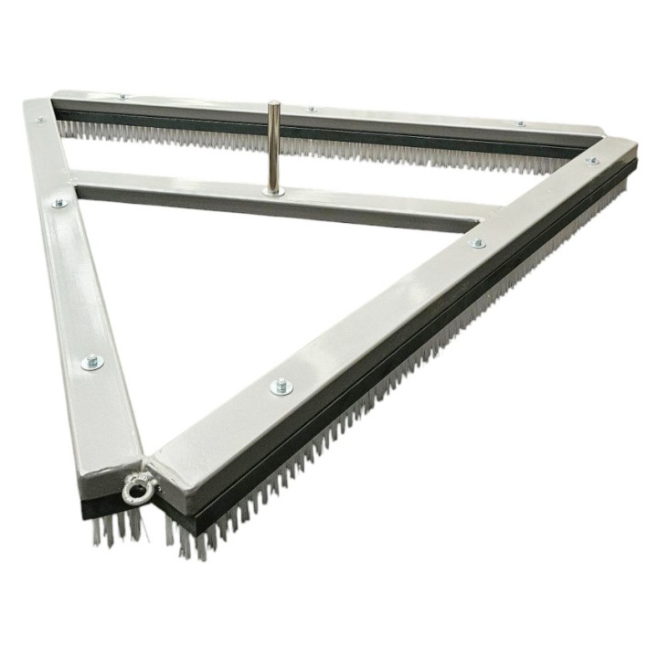Triangular Brush for Maintenance of Synthetic Grass Fields