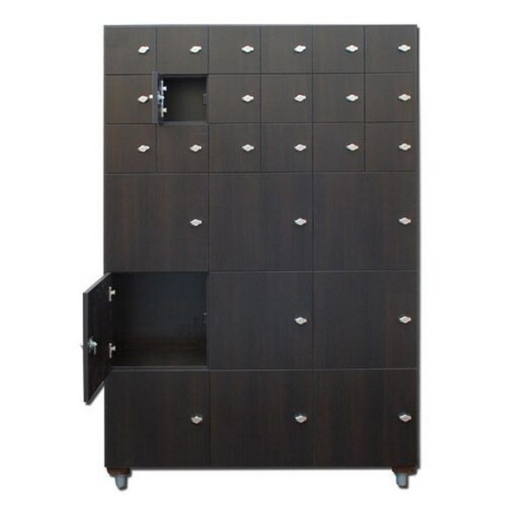 Gym locker with 27 doors (18 plus 9 boxes)