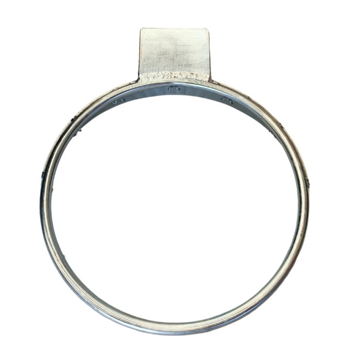 Outdoor basketball hoop in galvanized steel