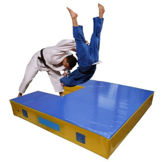 Sports mattress for Judo throws 200x200x20 cm with recess and non-slip bottom