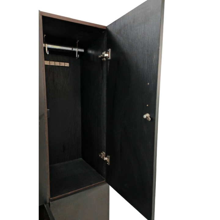 Gym wardrobe with 4 doors