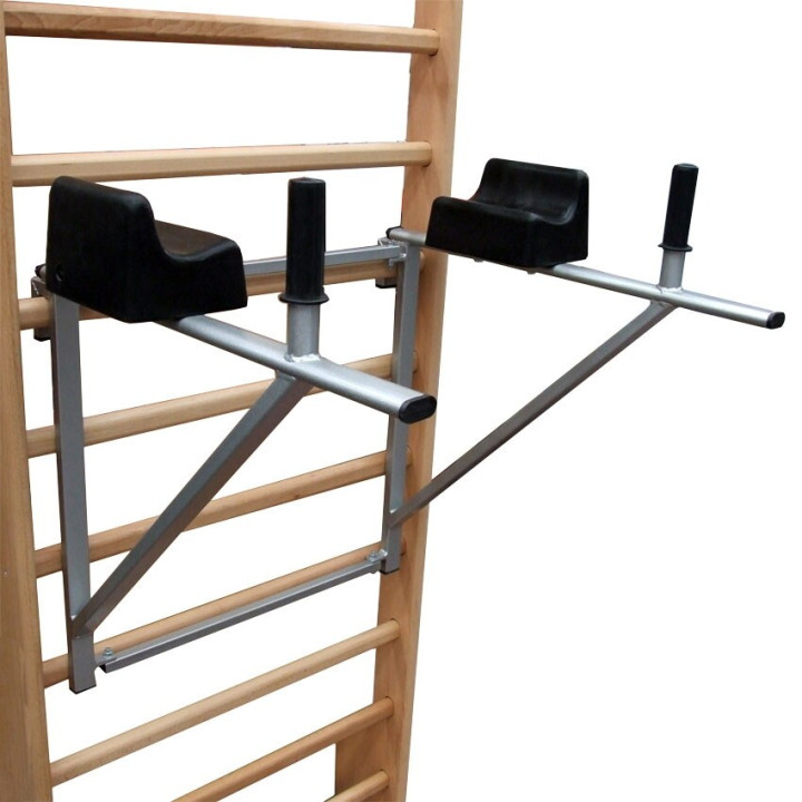 Bar for triceps and abdominals attachable to the Swedish wall bar