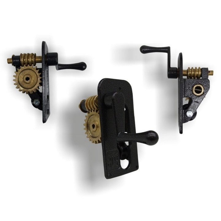 Brass net tightening winch for professional square-section tennis facilities