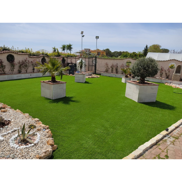 Decorative synthetic grass covering with 29mm yarn. 50 m² roll