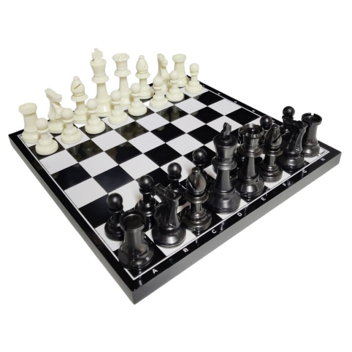 Wooden chessboard complete with tournament chess