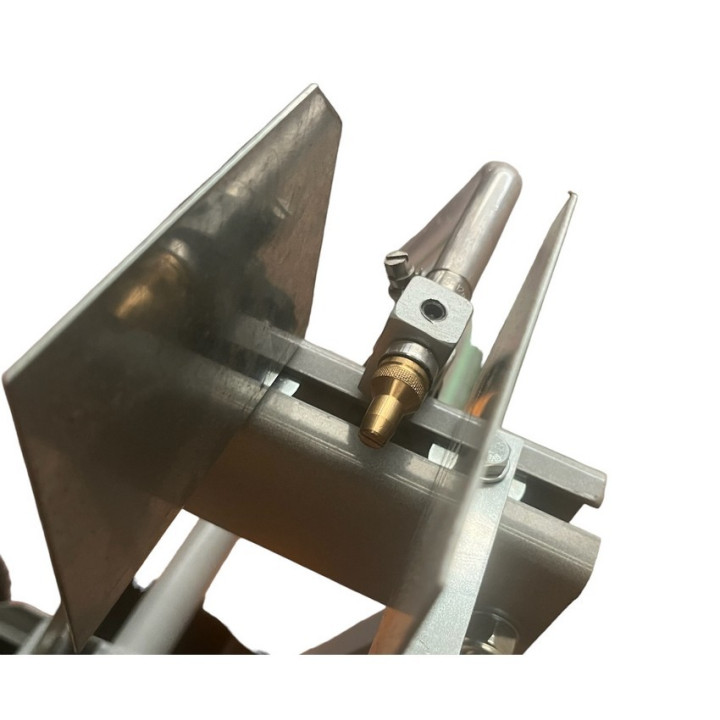 Carrello traccia linee a spruzzo manuale con vernice ecologica